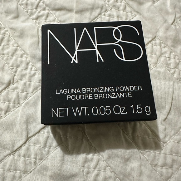 NARS Bronzing Powder in Black Case - Picture 1 of 4